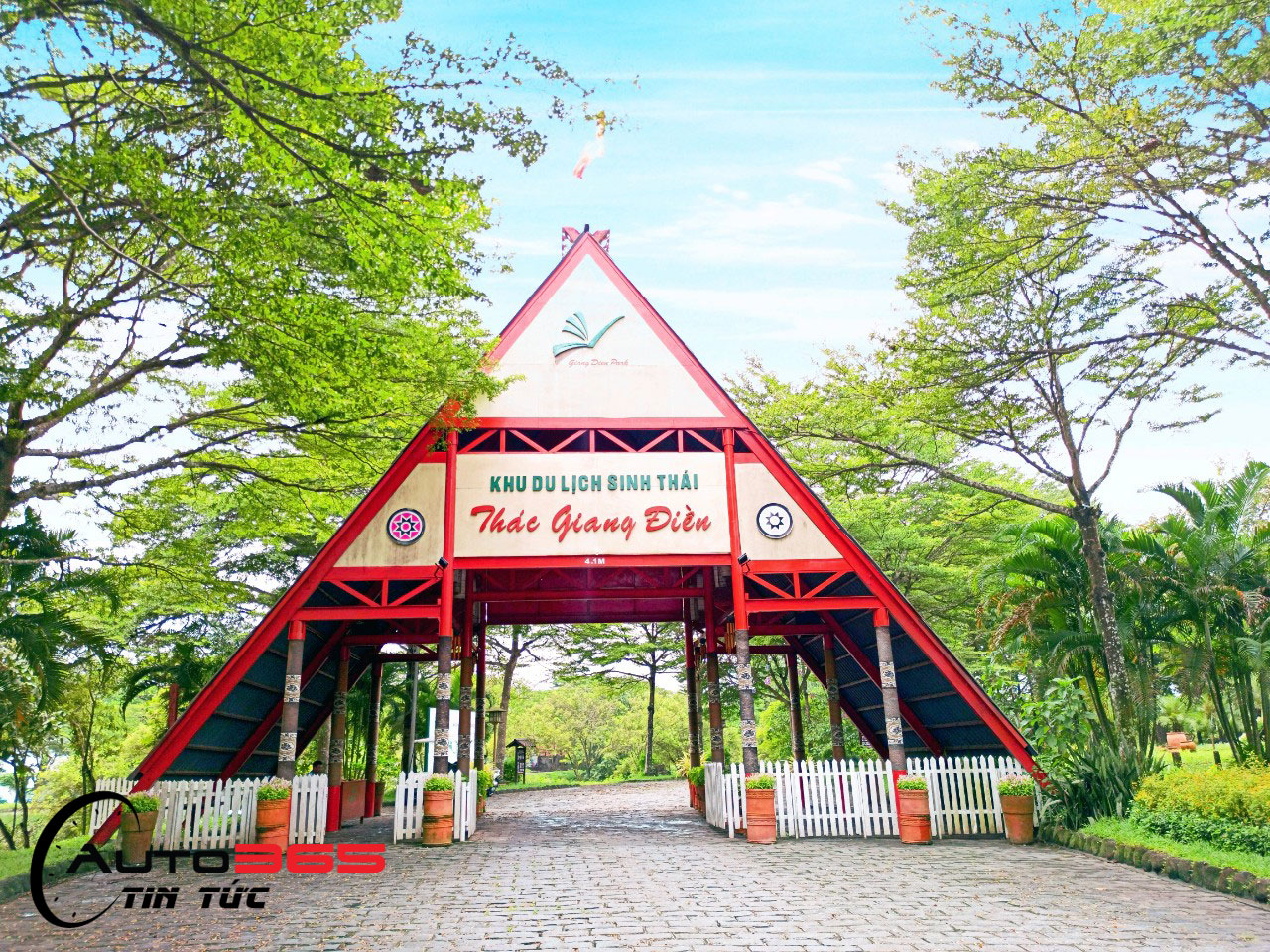 cổng khu du lịch sinh thái Giang Điền